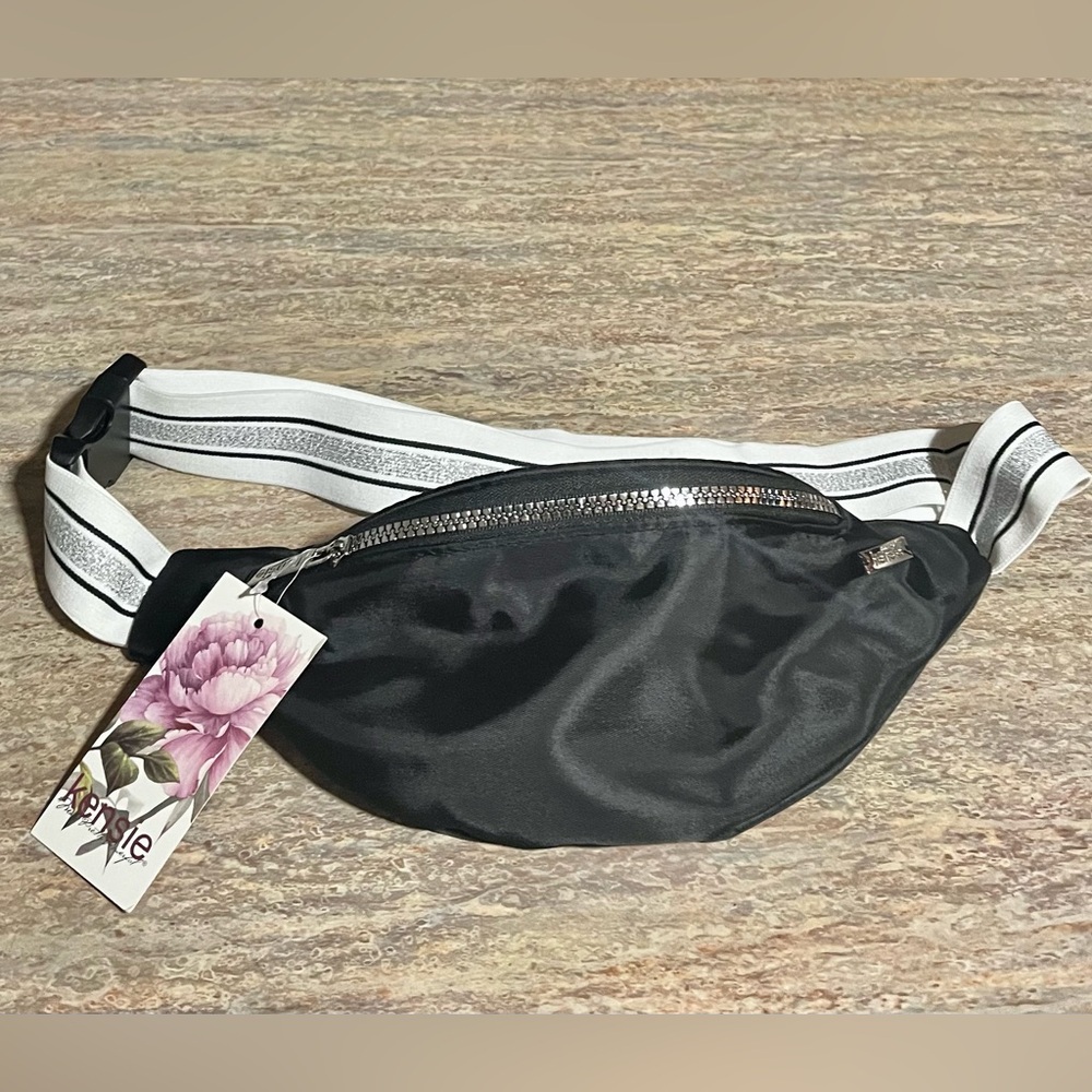 NWT Kenzie Fanny pack - Picture 2 of 11